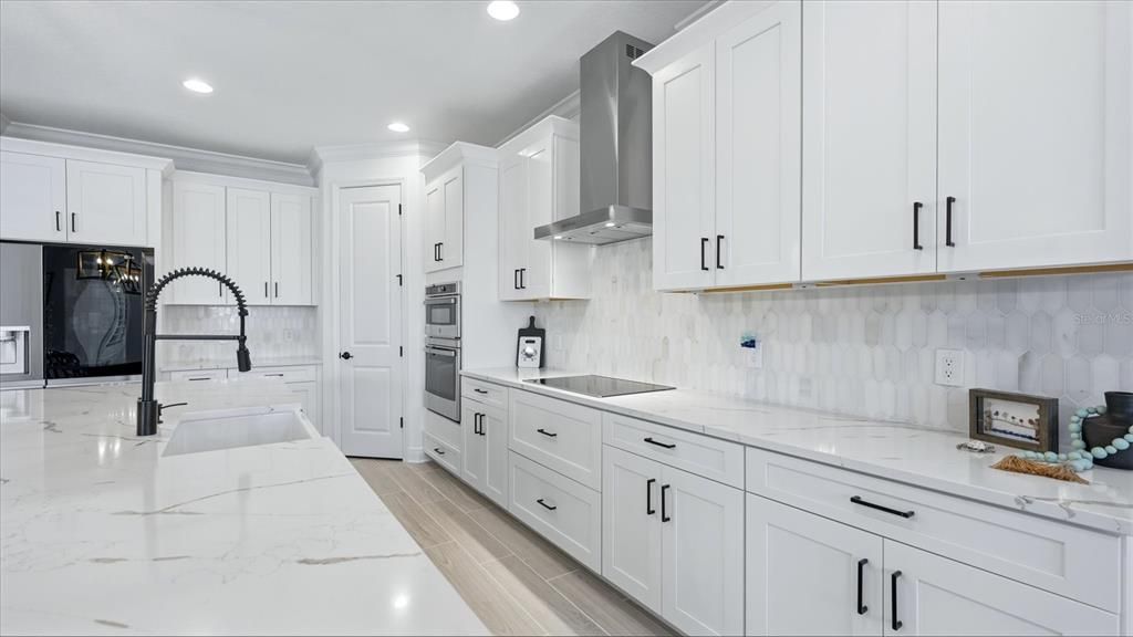 En Venta: $889,000 (4 camas, 3 baños, 2805 Pies cuadrados)