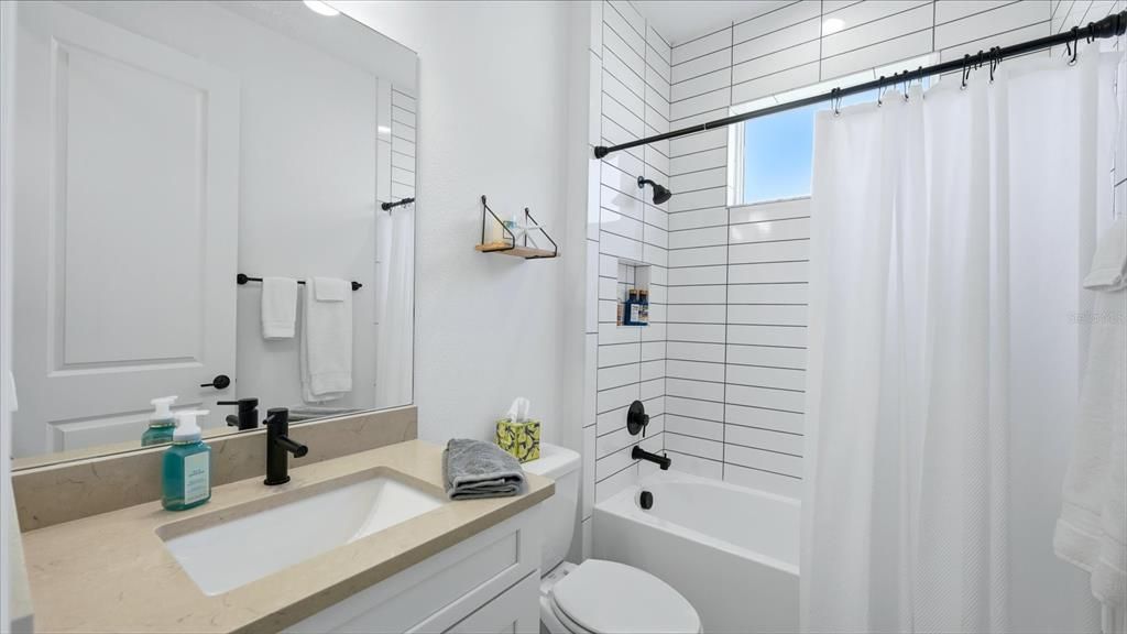 En Venta: $889,000 (4 camas, 3 baños, 2805 Pies cuadrados)