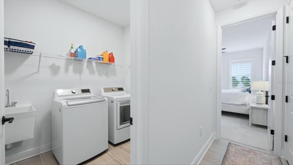 En Venta: $889,000 (4 camas, 3 baños, 2805 Pies cuadrados)