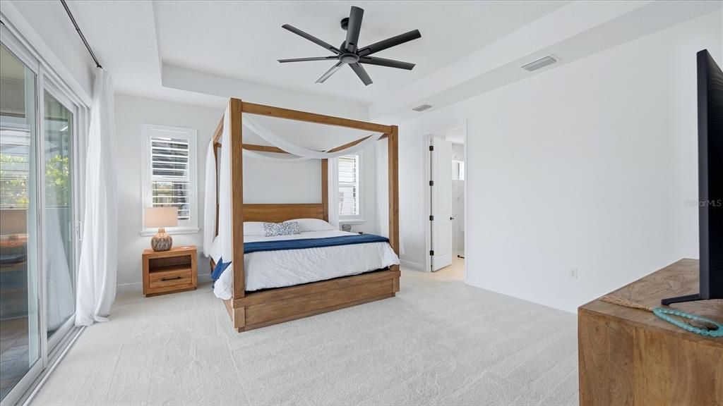 En Venta: $889,000 (4 camas, 3 baños, 2805 Pies cuadrados)