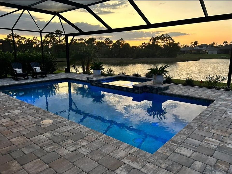 En Venta: $889,000 (4 camas, 3 baños, 2805 Pies cuadrados)