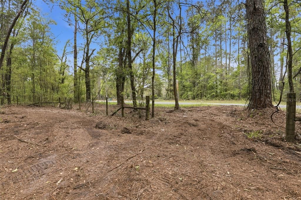 待售: $145,000 (4.30 acres)