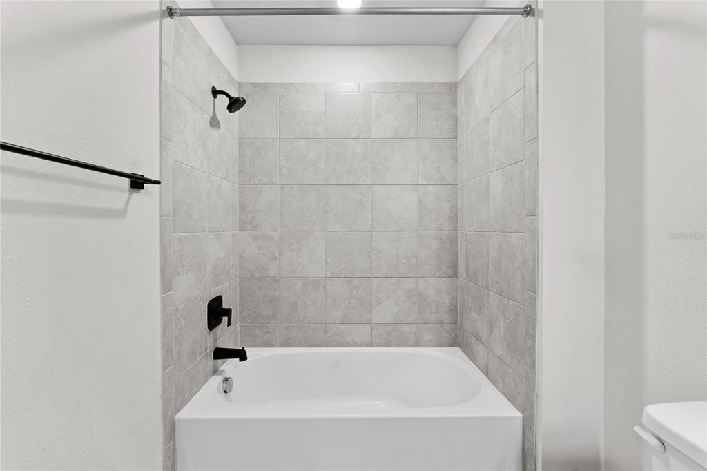 For Rent: $2,500 (3 beds, 2 baths, 1822 Square Feet)