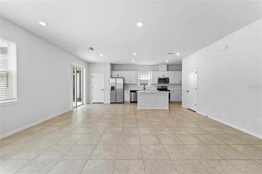 For Rent: $2,500 (3 beds, 2 baths, 1822 Square Feet)