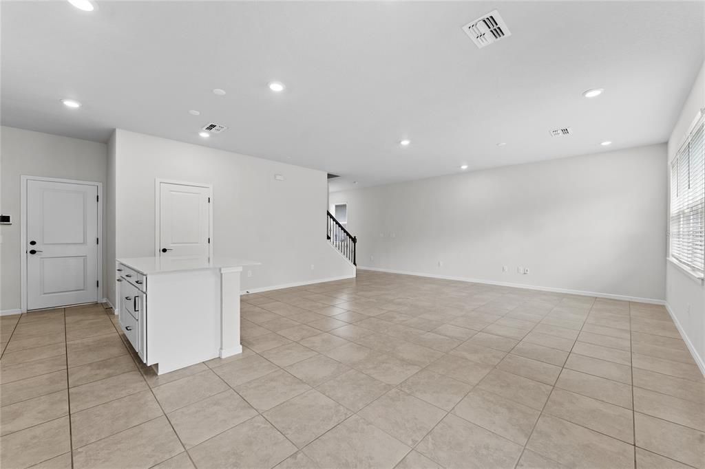 For Rent: $2,500 (3 beds, 2 baths, 1822 Square Feet)