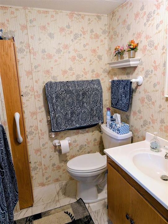 For Sale: $173,000 (2 beds, 2 baths, 836 Square Feet)