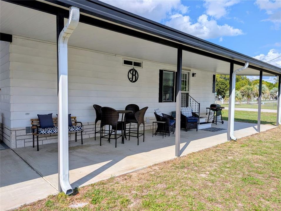 For Sale: $173,000 (2 beds, 2 baths, 836 Square Feet)