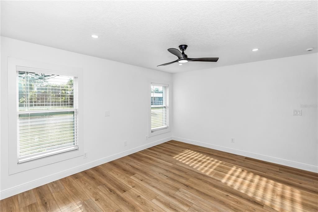 For Sale: $320,000 (3 beds, 2 baths, 1168 Square Feet)