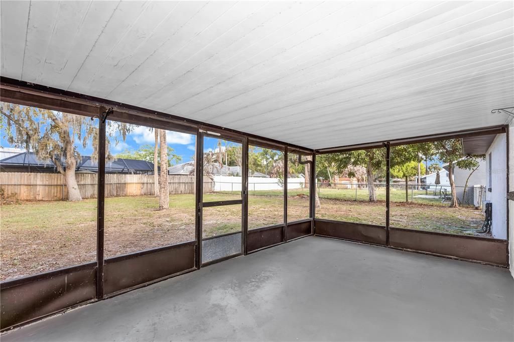 For Sale: $320,000 (3 beds, 2 baths, 1168 Square Feet)