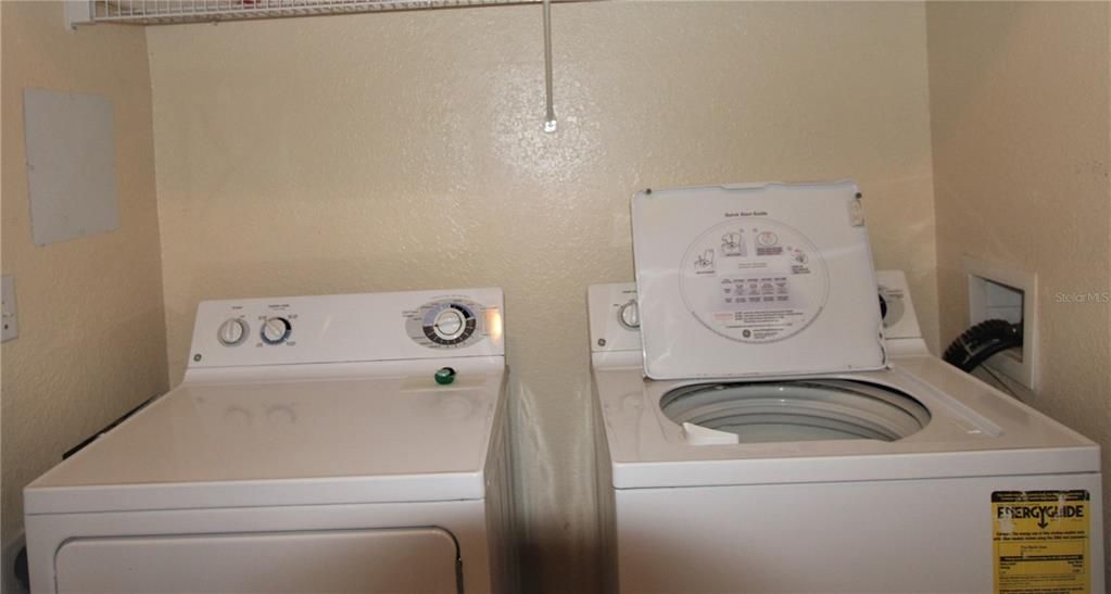 For Sale: $288,000 (2 beds, 2 baths, 1081 Square Feet)