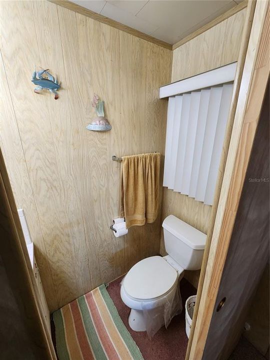 For Sale: $129,000 (2 beds, 1 baths, 912 Square Feet)