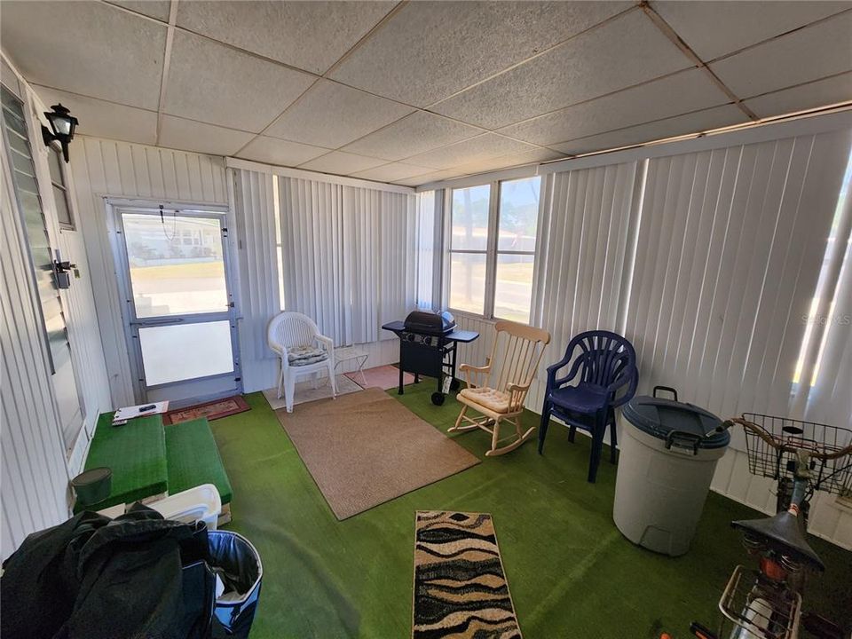 For Sale: $129,000 (2 beds, 1 baths, 912 Square Feet)