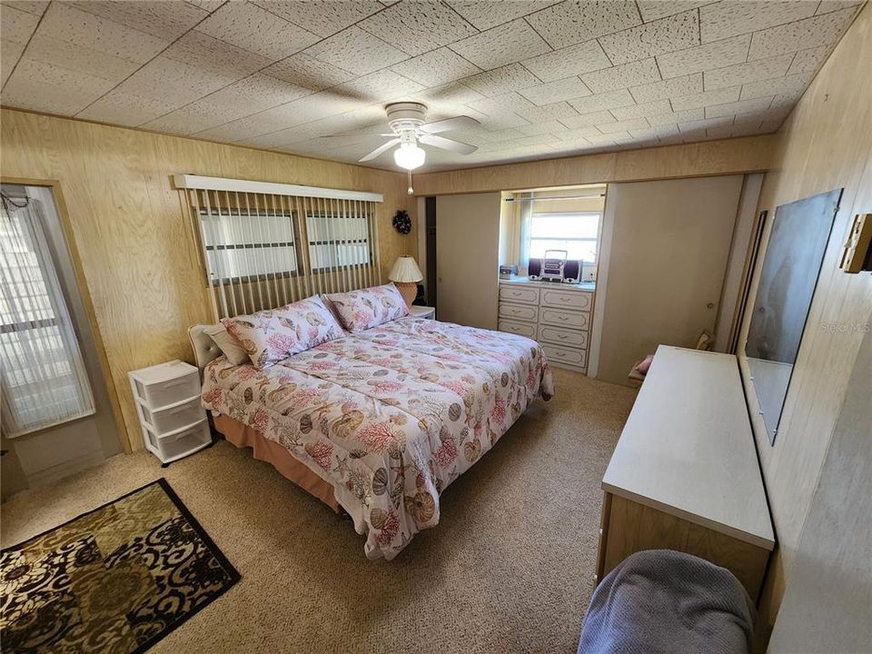 For Sale: $129,000 (2 beds, 1 baths, 912 Square Feet)