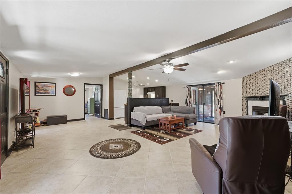 Active With Contract: $262,000 (3 beds, 2 baths, 1520 Square Feet)