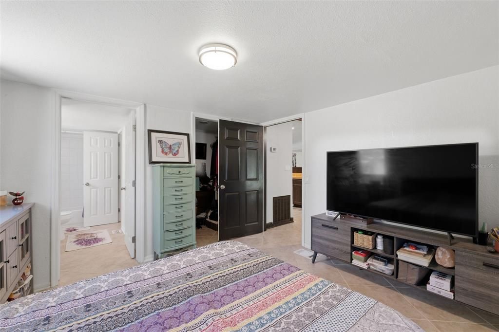 Active With Contract: $262,000 (3 beds, 2 baths, 1520 Square Feet)