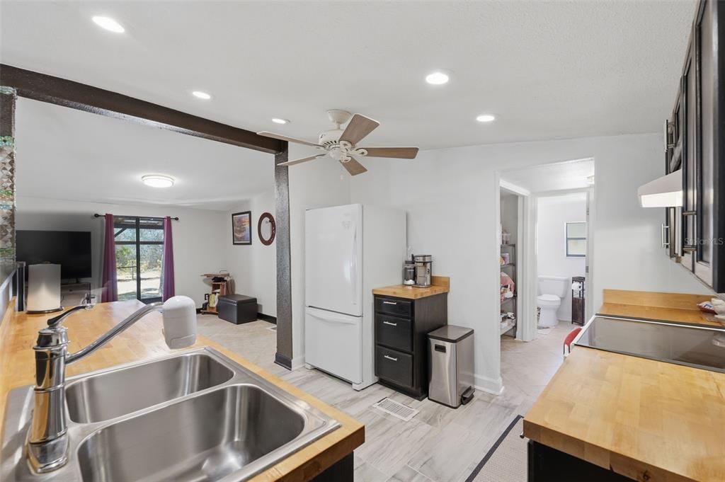 Active With Contract: $262,000 (3 beds, 2 baths, 1520 Square Feet)