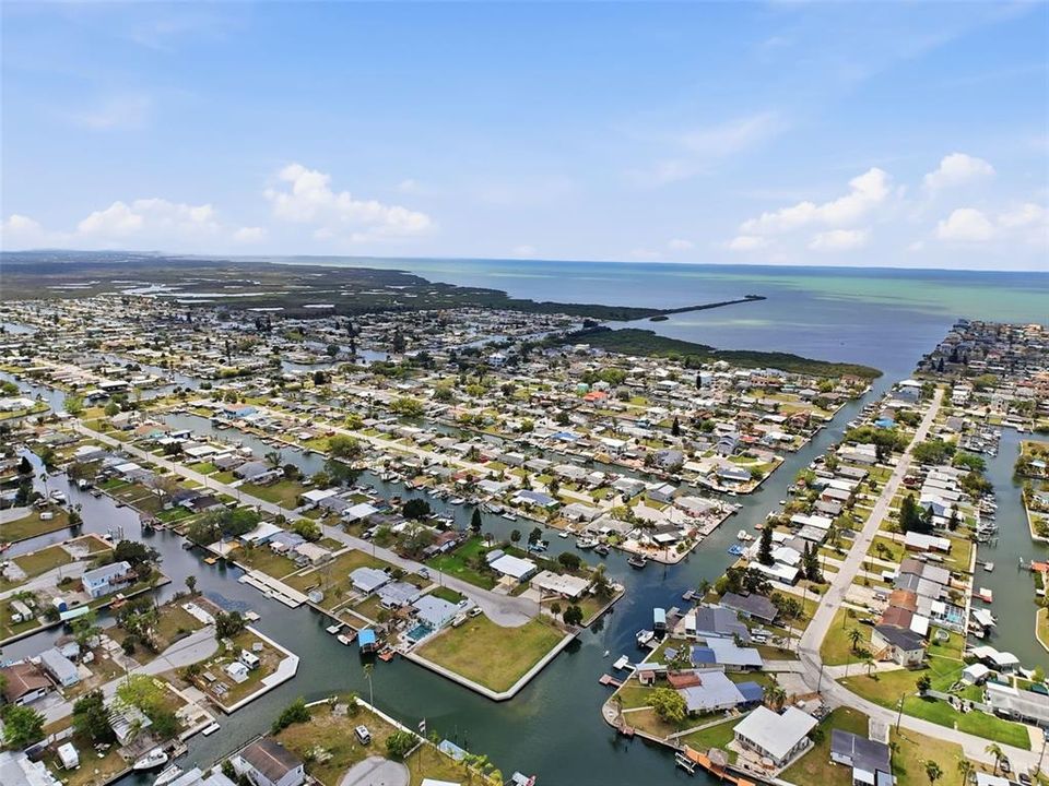 На продажу: $329,000 (0.25 acres)