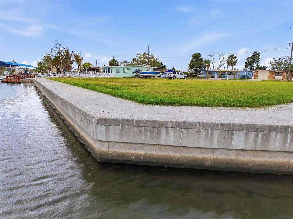 На продажу: $329,000 (0.25 acres)