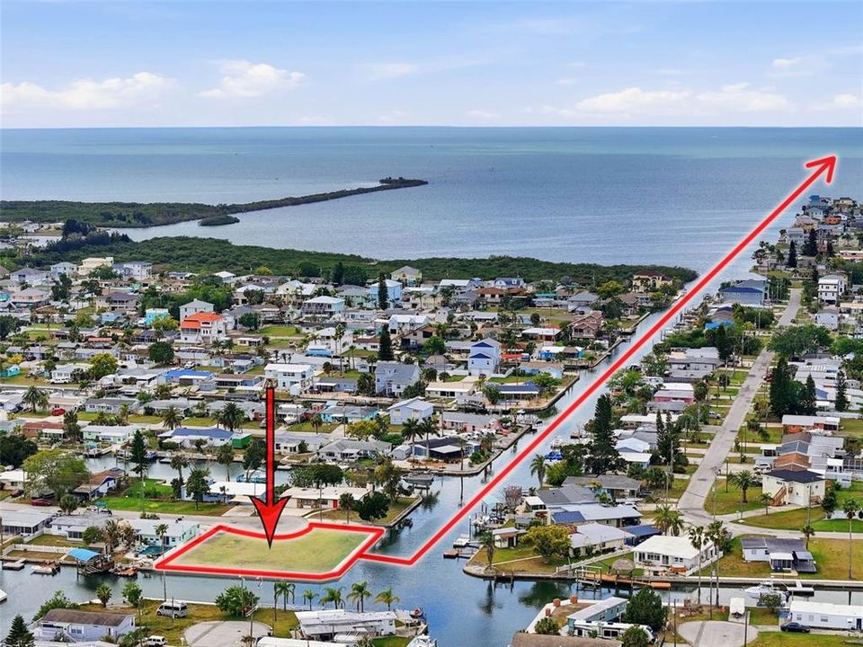 На продажу: $329,000 (0.25 acres)