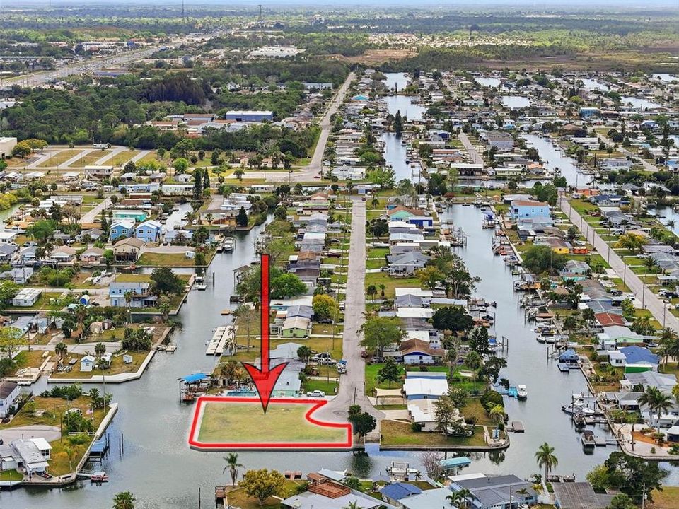 На продажу: $329,000 (0.25 acres)