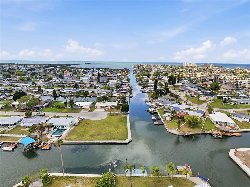 На продажу: $329,000 (0.25 acres)