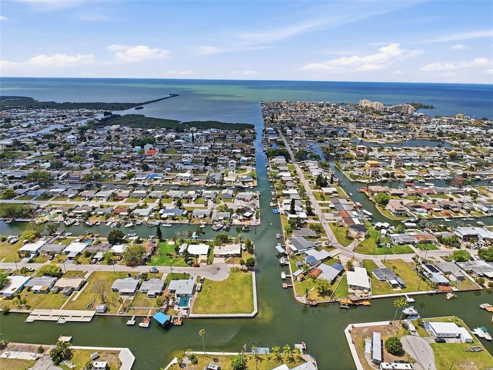 На продажу: $329,000 (0.25 acres)