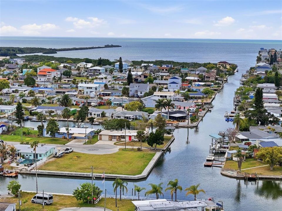 На продажу: $329,000 (0.25 acres)