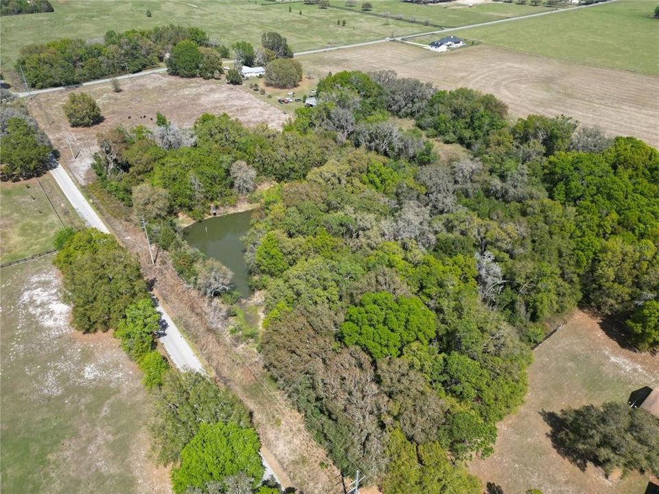 待售: $2,950,000 (17.00 acres)