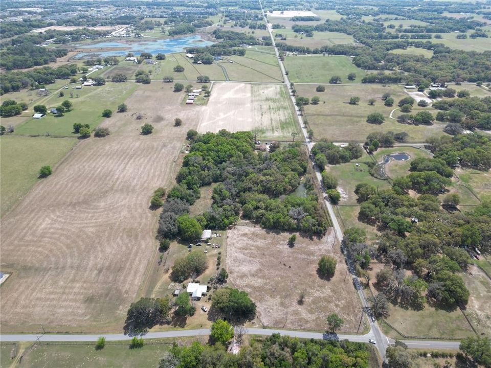 待售: $2,950,000 (17.00 acres)