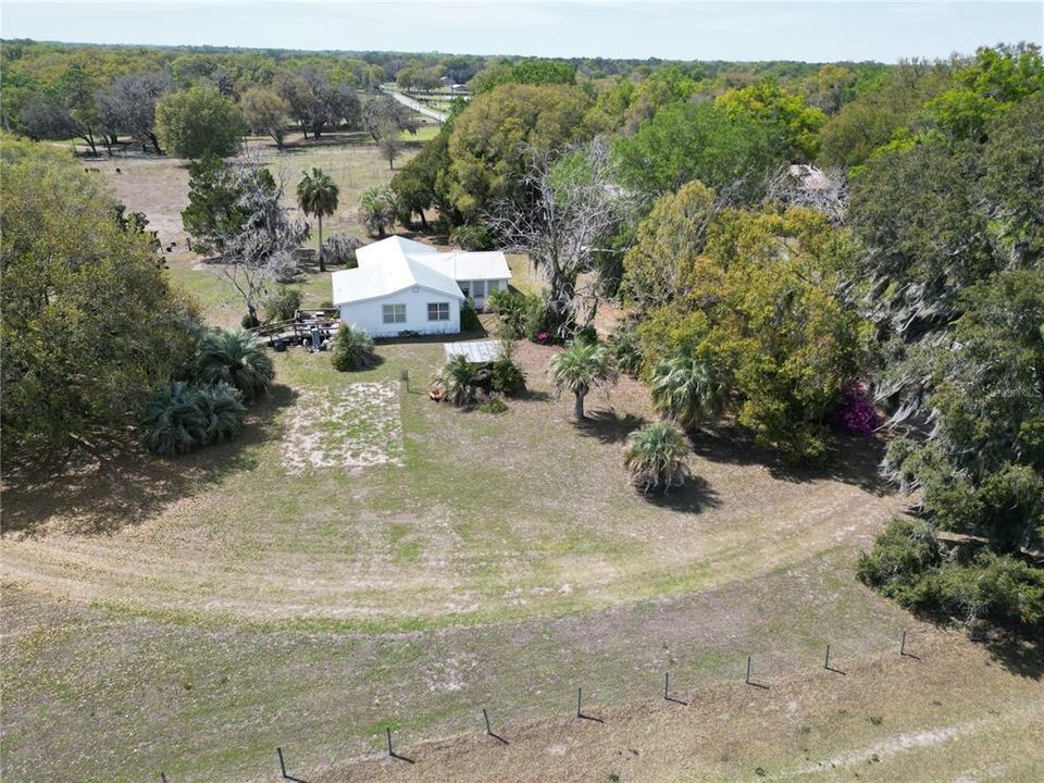 待售: $2,950,000 (17.00 acres)