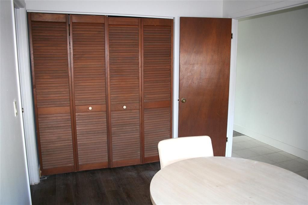 Activo con contrato: $220,000 (2 camas, 1 baños, 854 Pies cuadrados)
