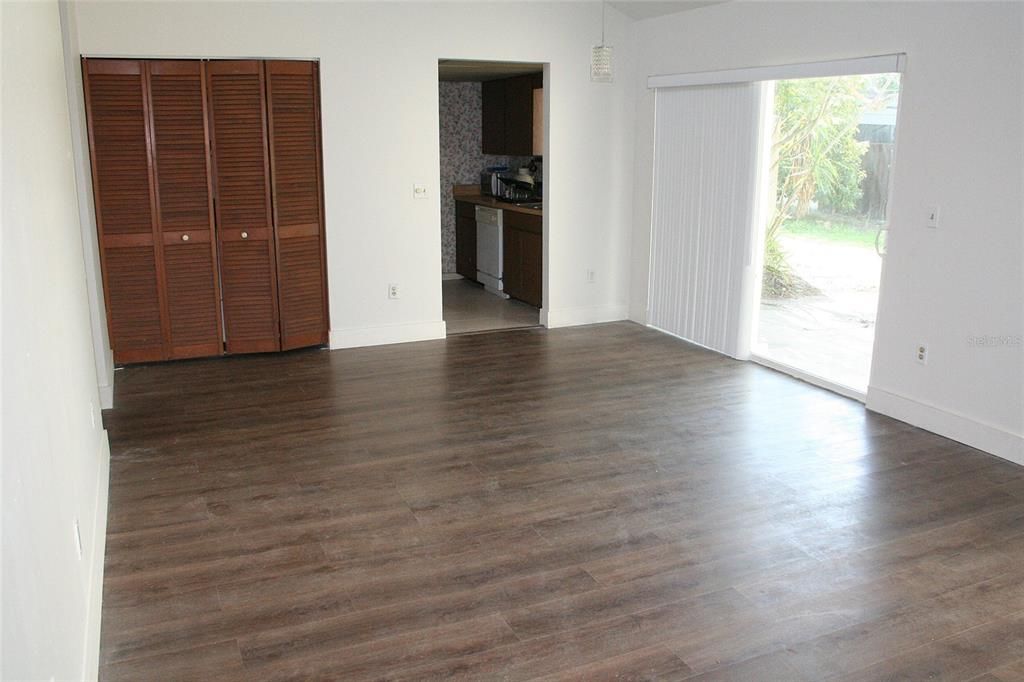 Activo con contrato: $220,000 (2 camas, 1 baños, 854 Pies cuadrados)