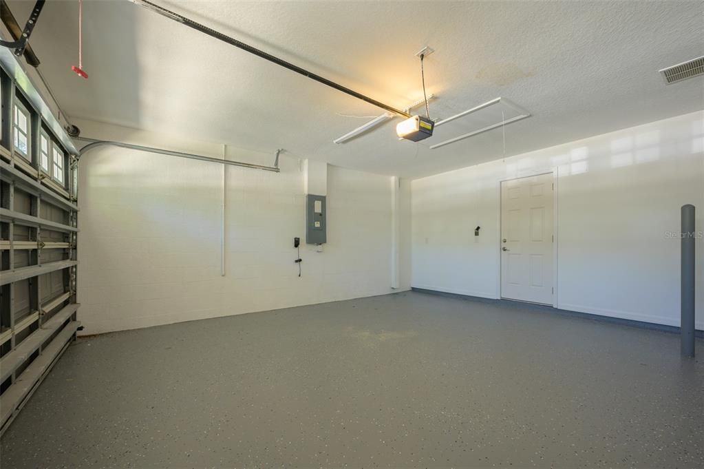 Activo con contrato: $2,900 (4 camas, 2 baños, 1812 Pies cuadrados)
