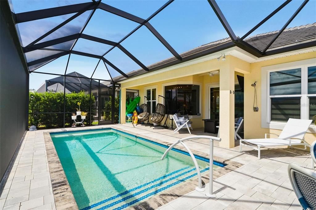 En Venta: $849,000 (4 camas, 2 baños, 2207 Pies cuadrados)