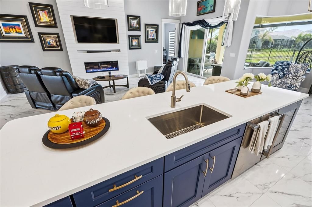 En Venta: $849,000 (4 camas, 2 baños, 2207 Pies cuadrados)