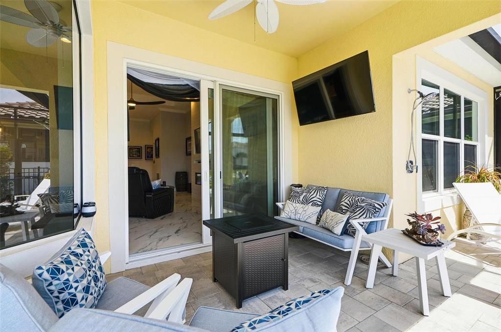 En Venta: $849,000 (4 camas, 2 baños, 2207 Pies cuadrados)