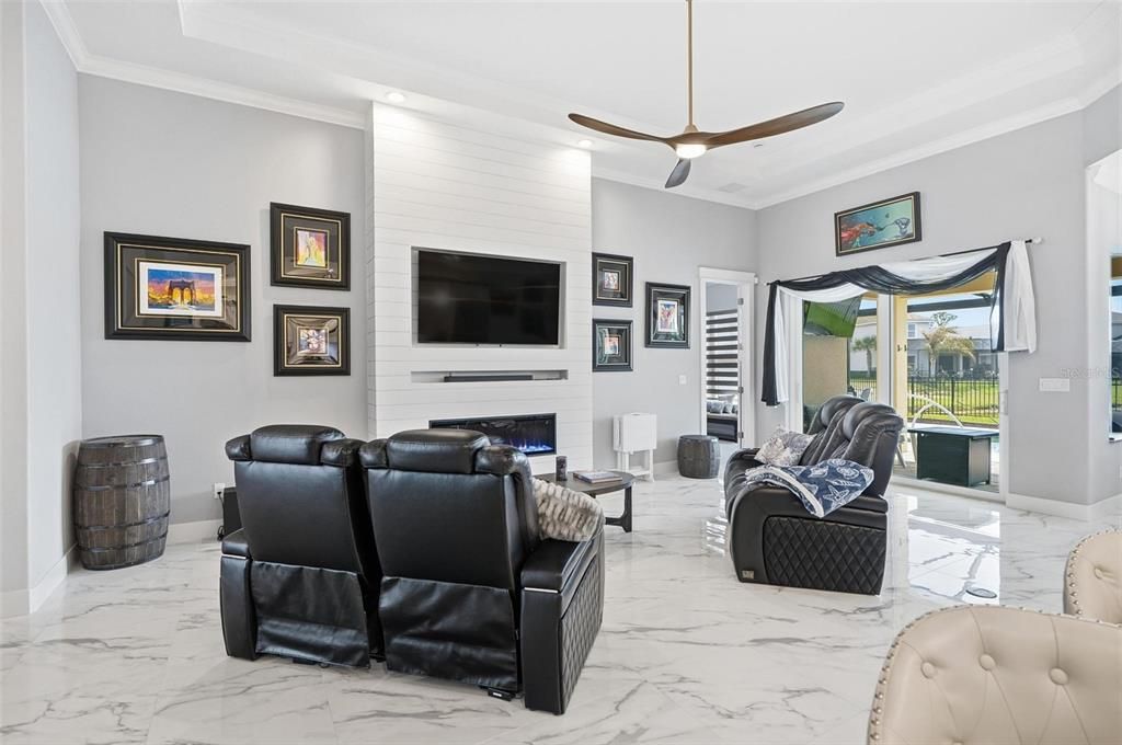En Venta: $849,000 (4 camas, 2 baños, 2207 Pies cuadrados)