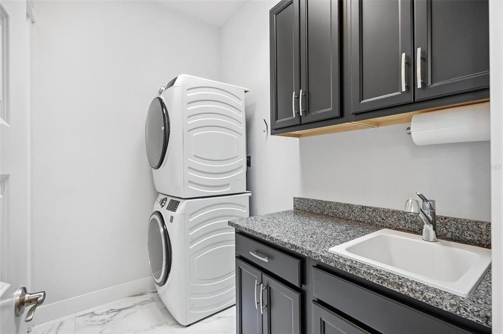 En Venta: $849,000 (4 camas, 2 baños, 2207 Pies cuadrados)