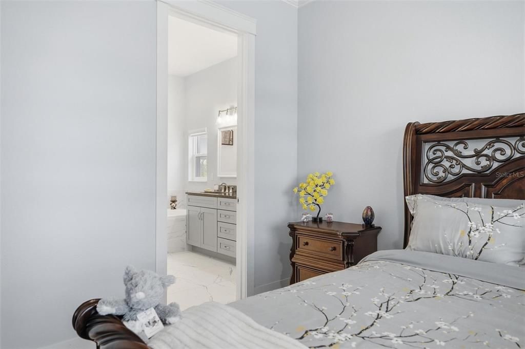 En Venta: $849,000 (4 camas, 2 baños, 2207 Pies cuadrados)