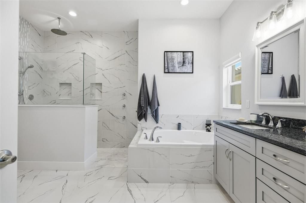 En Venta: $849,000 (4 camas, 2 baños, 2207 Pies cuadrados)