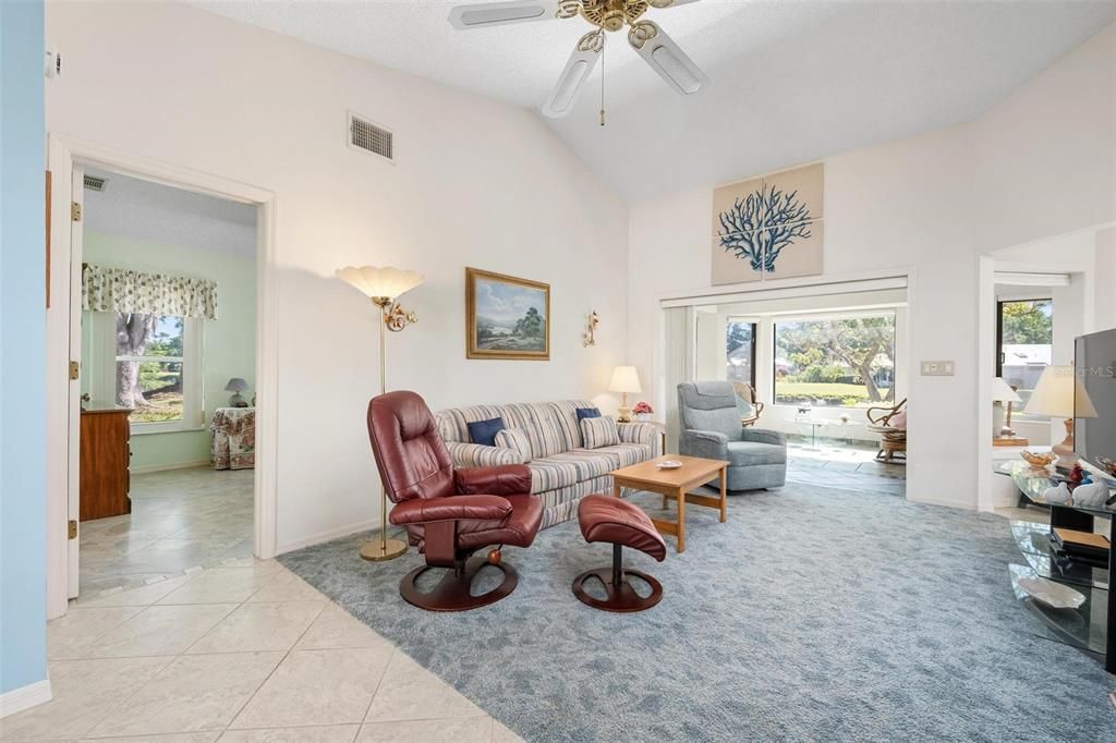 Activo con contrato: $239,500 (2 camas, 2 baños, 1684 Pies cuadrados)