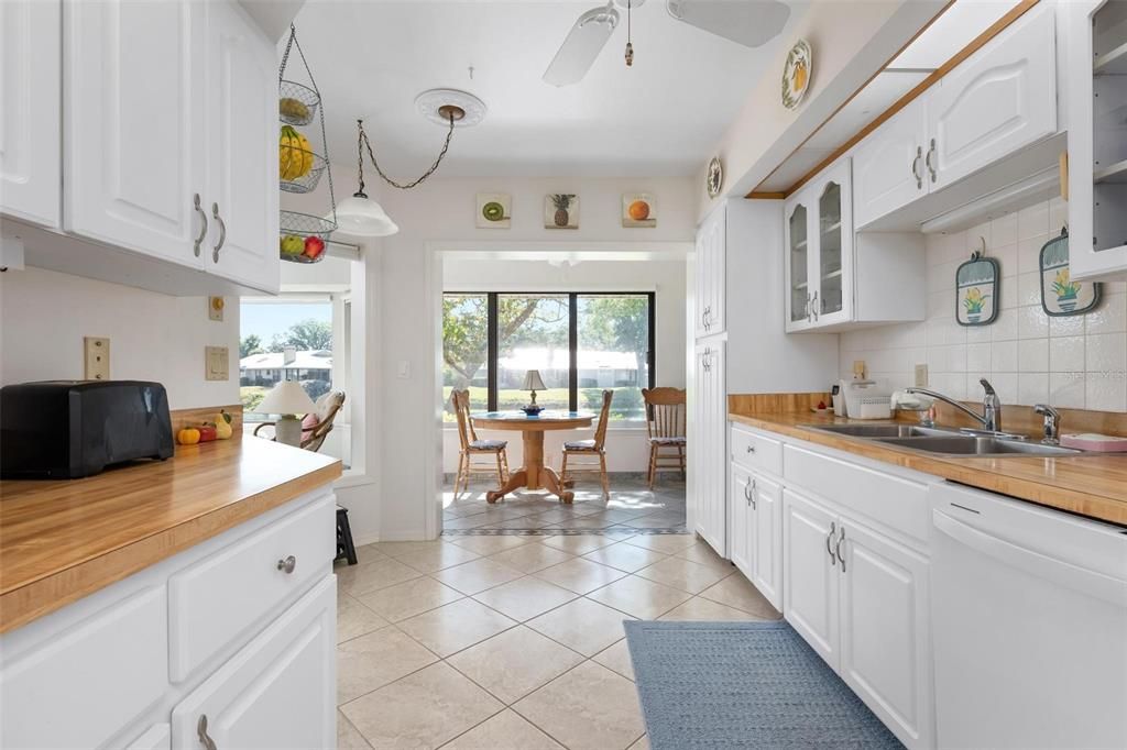 Activo con contrato: $239,500 (2 camas, 2 baños, 1684 Pies cuadrados)