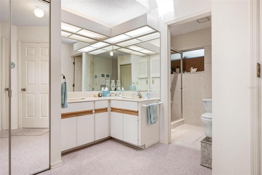 Activo con contrato: $239,500 (2 camas, 2 baños, 1684 Pies cuadrados)