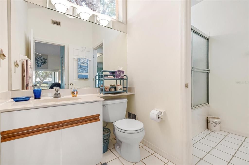 Activo con contrato: $239,500 (2 camas, 2 baños, 1684 Pies cuadrados)