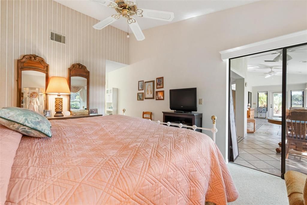 Activo con contrato: $239,500 (2 camas, 2 baños, 1684 Pies cuadrados)