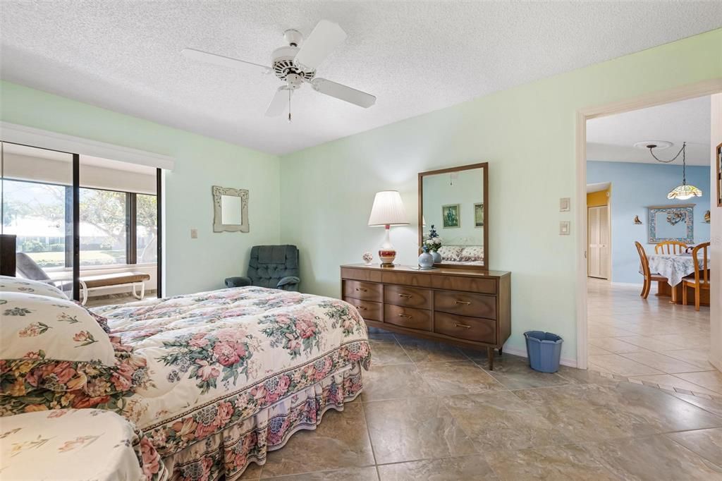 Activo con contrato: $239,500 (2 camas, 2 baños, 1684 Pies cuadrados)