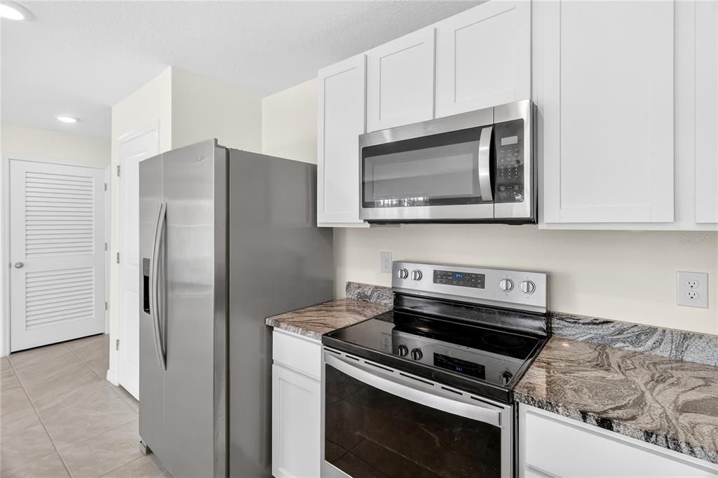 En Venta: $282,000 (4 camas, 2 baños, 1405 Pies cuadrados)