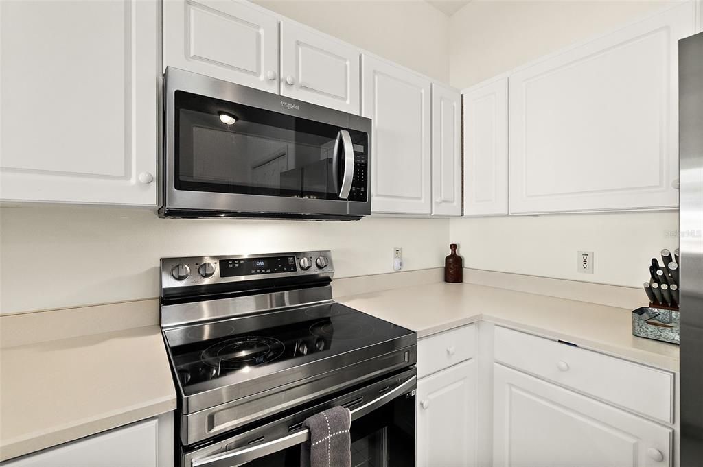 待售: $299,000 (3 贝兹, 2 浴室, 1369 平方英尺)