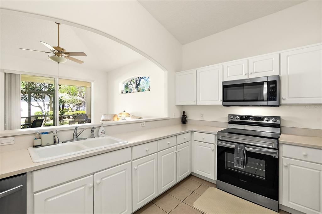 待售: $299,000 (3 贝兹, 2 浴室, 1369 平方英尺)