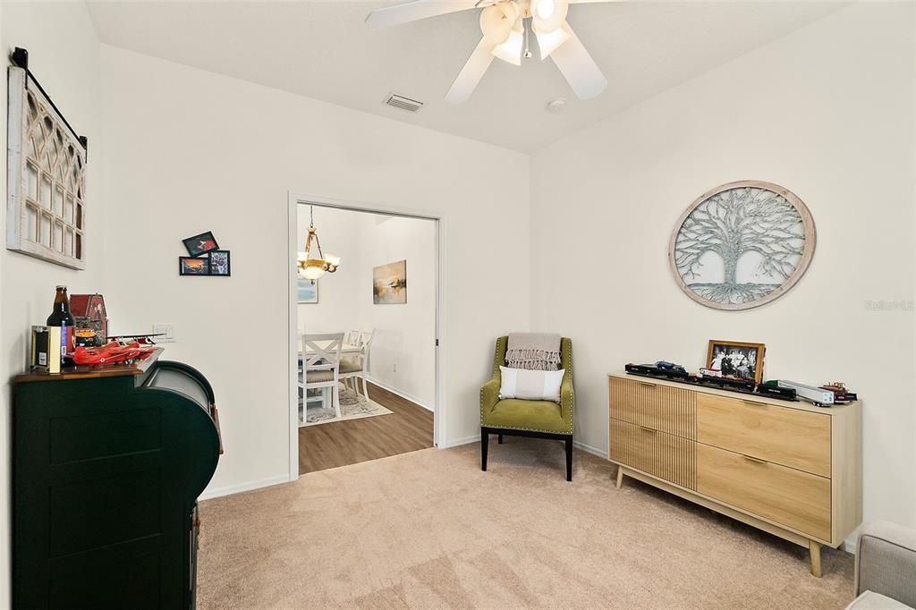 待售: $299,000 (3 贝兹, 2 浴室, 1369 平方英尺)